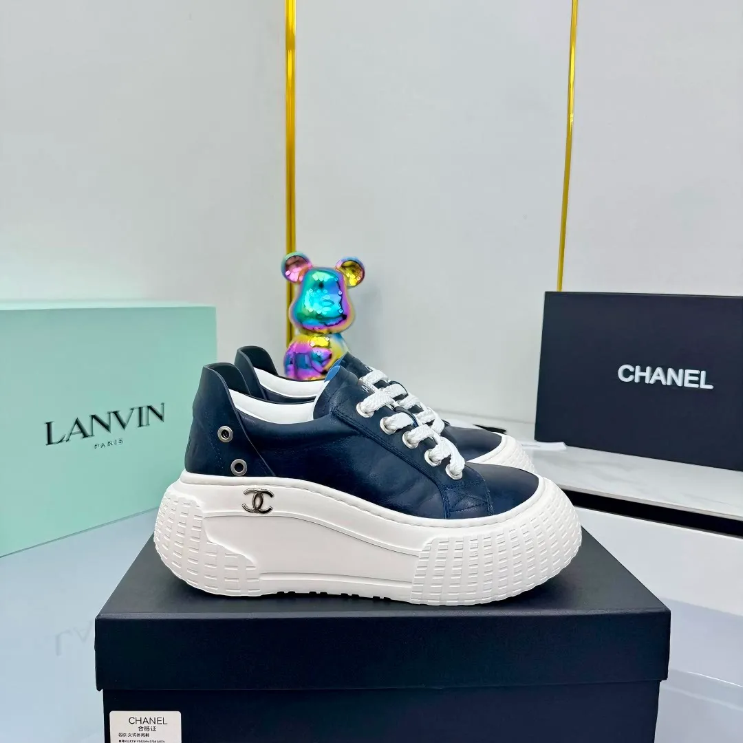 👟👟Ex-factory price 640👟👟 Chanel bread shoes ~ original calfskin panda shoes Chanel 25C latest hot style panda black and white sports shoes casual sneakers Xiaoxiang hot item classic black and white panda color coco girls must pay Fabric: original custom mixed sheepskin lining: original imported breathable mesh lining outsole: Original molded rubber + TPU combination Size: Women's 35-41